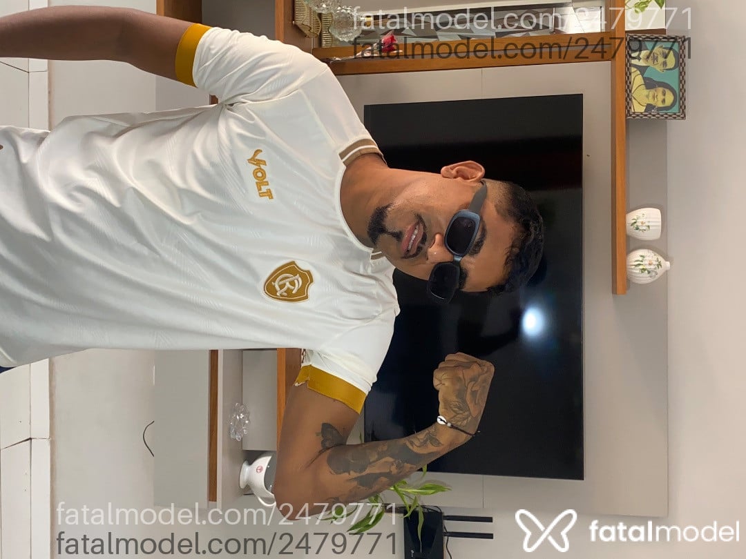 Acompanhante homem morena (o) de olhos castanhos - Jamzinho