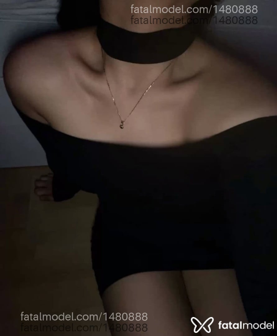 Acompanhante mulher morena (o) de olhos pretos - Lara