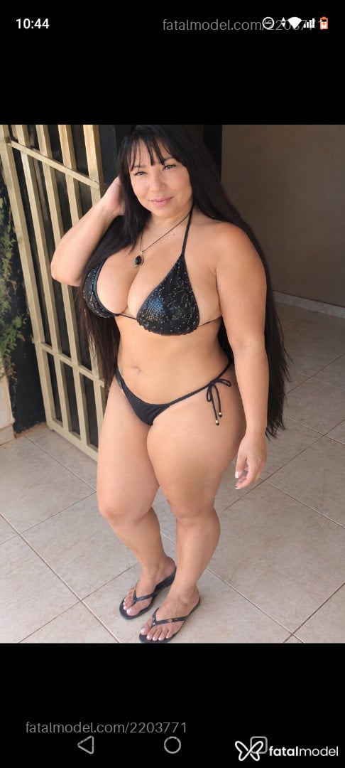 Acompanhante mulher morena (o) de olhos mel - Kellybonde