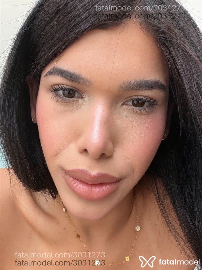 Acompanhante mulher trans morena (o) de olhos castanhos - Jade Gomes