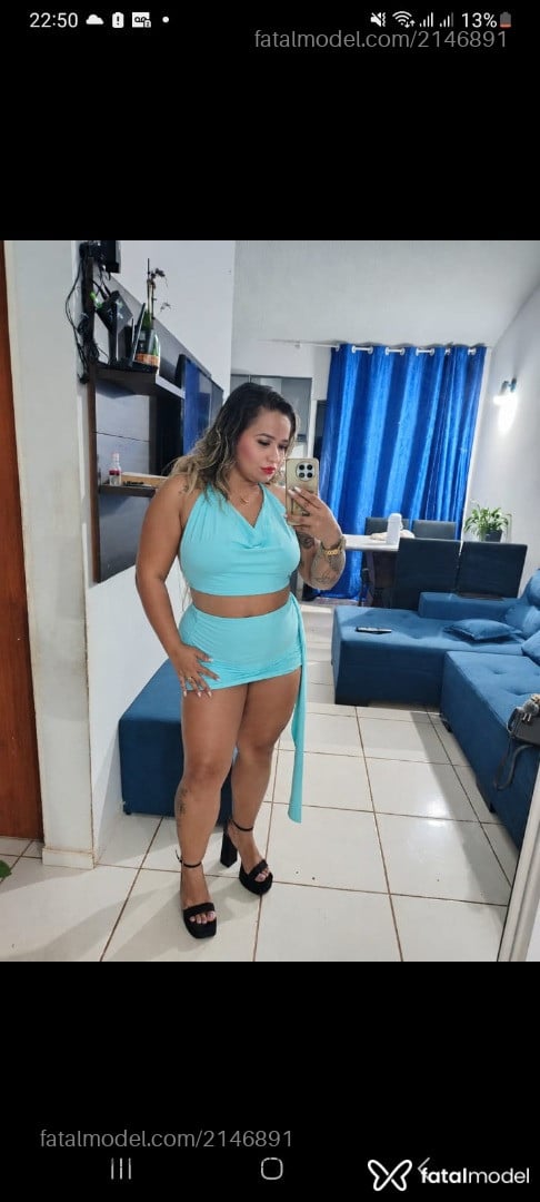 Acompanhante mulher loira (o) de olhos castanhos - Nay