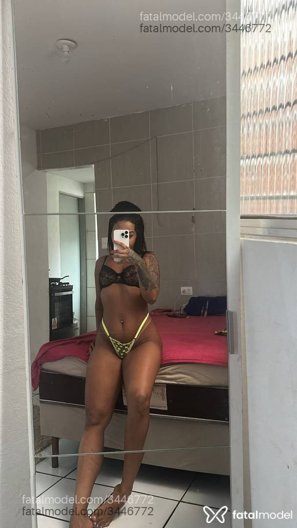 Acompanhante mulher morena (o) de olhos castanhos - Melzinhaaa
