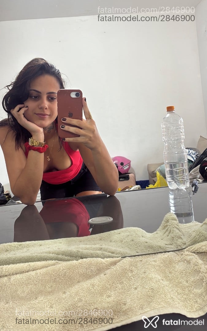 Acompanhante mulher morena (o) de olhos castanhos - Grazi