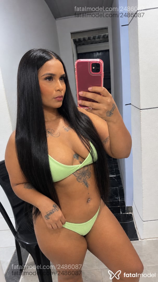 Acompanhante mulher com cabelo castanho de olhos castanhos - Bruna