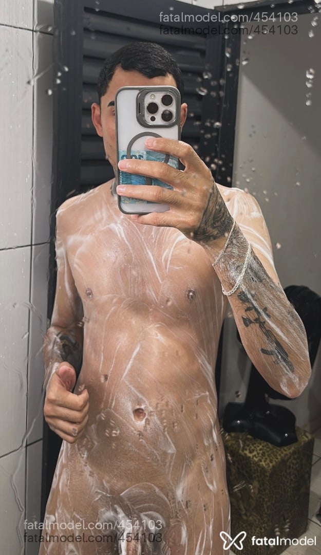 Acompanhante homem morena (o) de olhos castanhos - Matheus