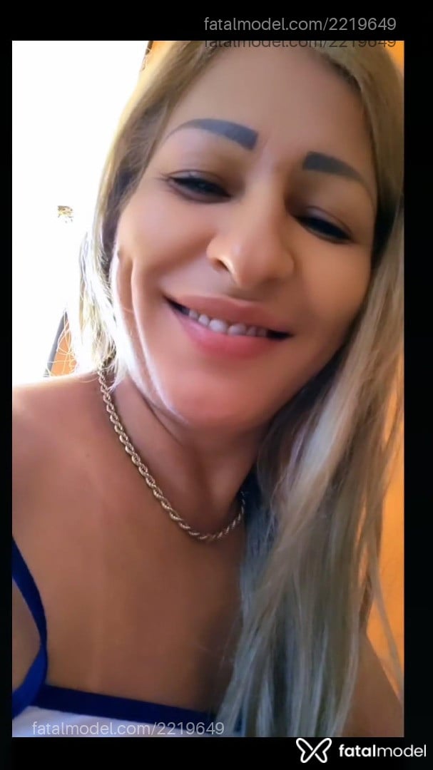Acompanhante mulher loira (o) de olhos castanhos - Fernanda Maia