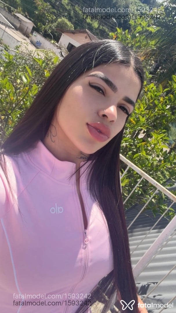 Acompanhante mulher morena (o) de olhos pretos - Rafaella