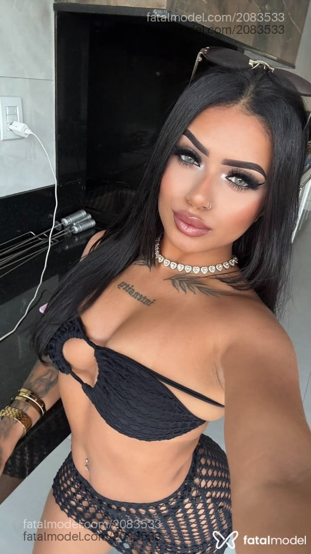 Acompanhante mulher morena (o) de olhos verdes - Maya Duarte