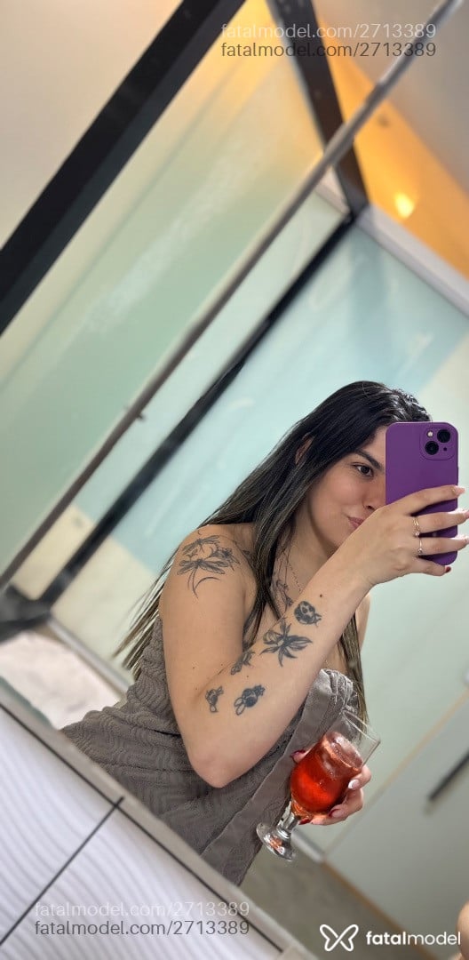 Acompanhante mulher morena (o) de olhos castanhos - Sheilinha