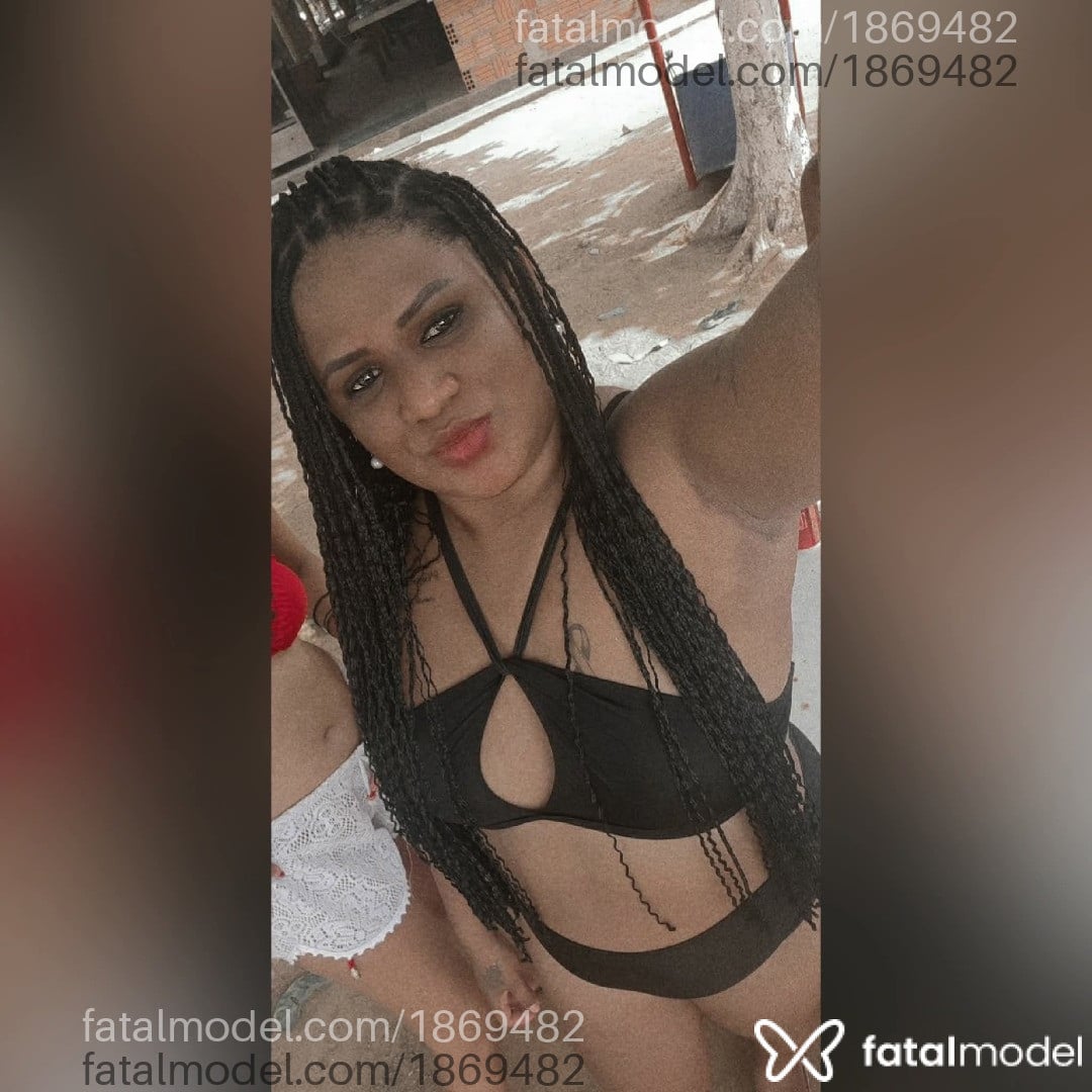 Acompanhante mulher morena (o) de olhos pretos - Estrela