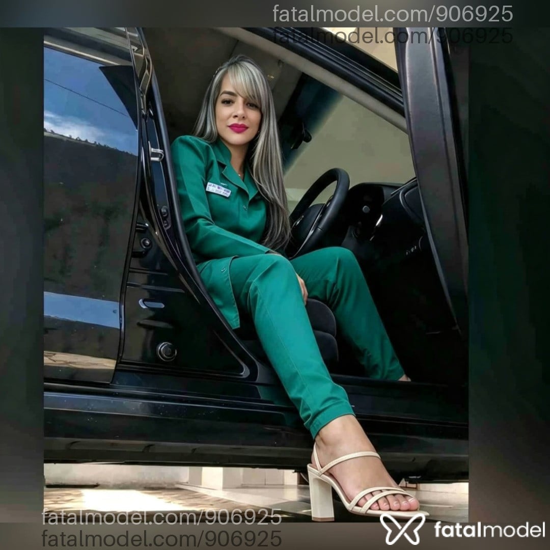 Acompanhante mulher com cabelo castanho de olhos castanhos - Erika
