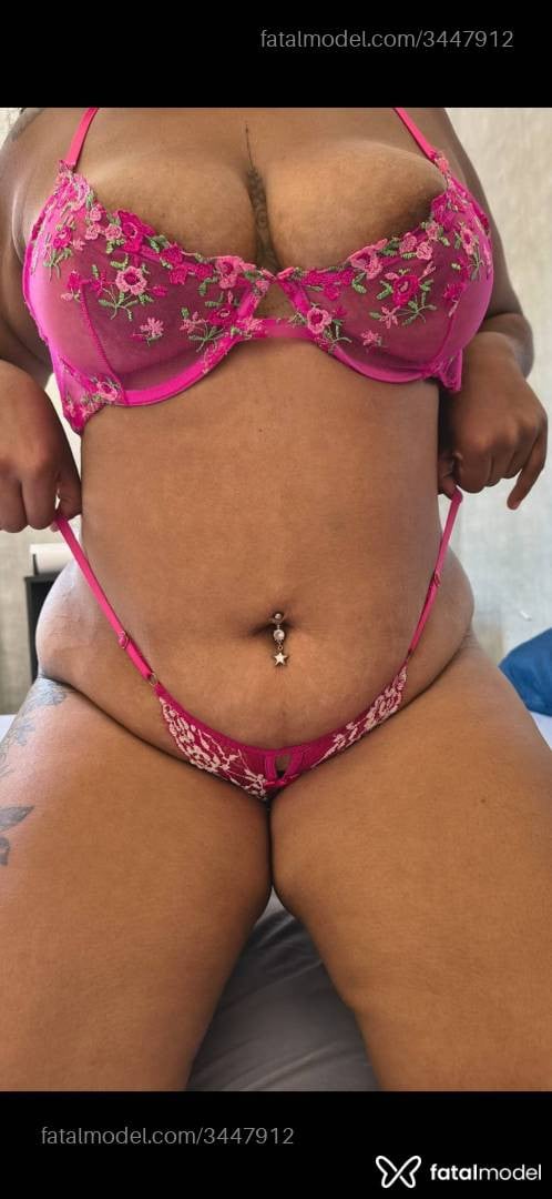 Acompanhante mulher morena (o) de olhos castanhos - Jessica