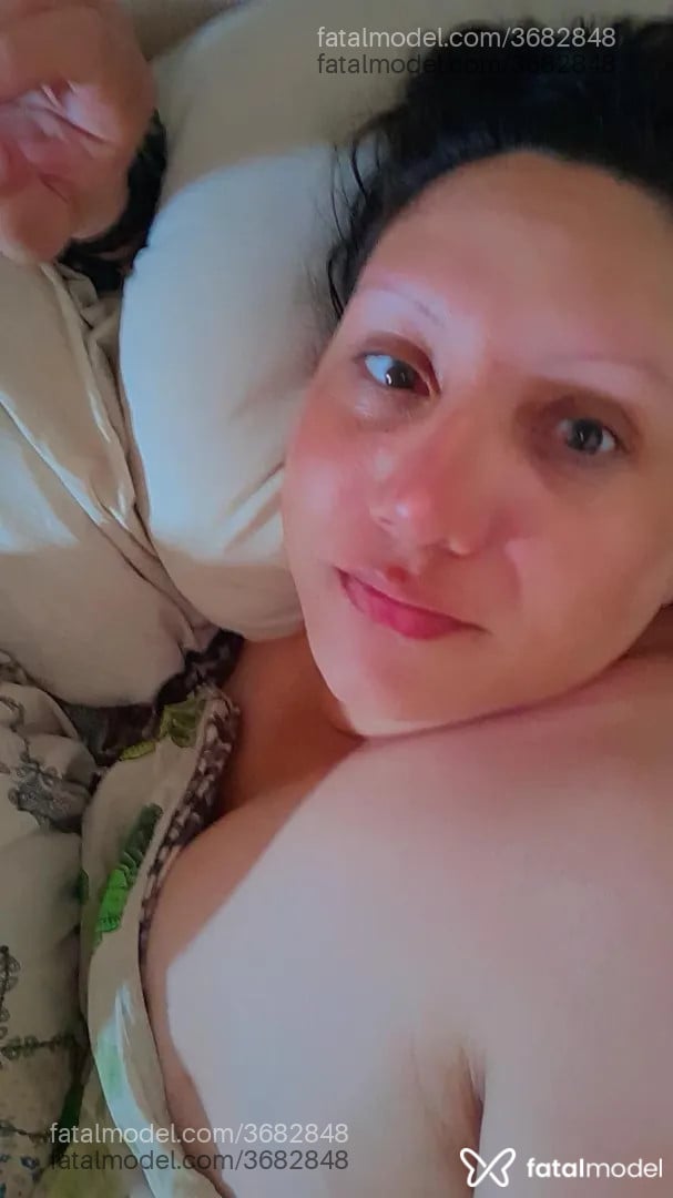 Acompanhante mulher trans morena (o) de olhos castanhos - Flavik