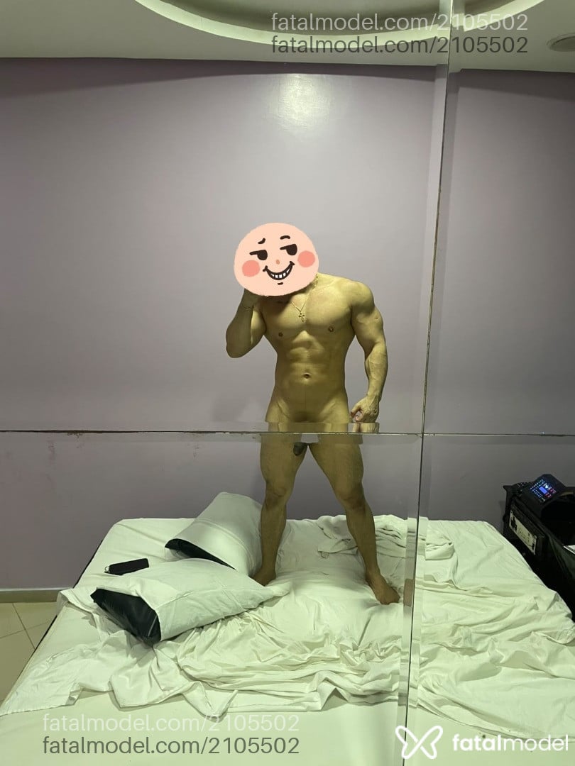Acompanhante homem com cabelo castanho de olhos castanhos - Cauã