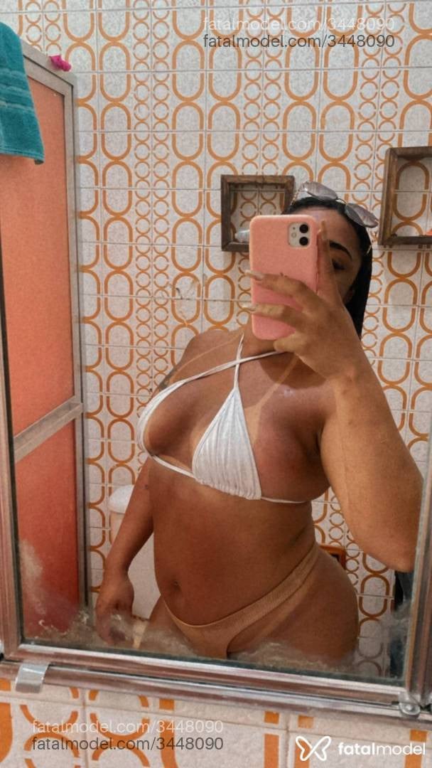 Acompanhante mulher morena (o) de olhos pretos - Bruna