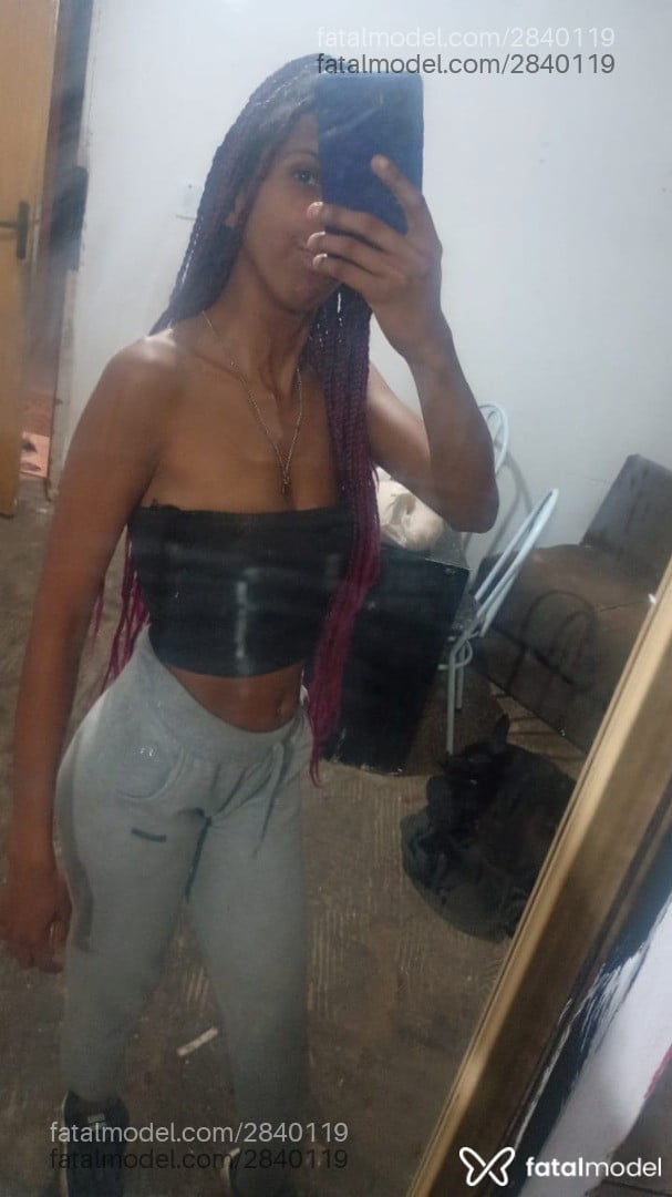 Acompanhante mulher morena (o) de olhos pretos - Lusafadex
