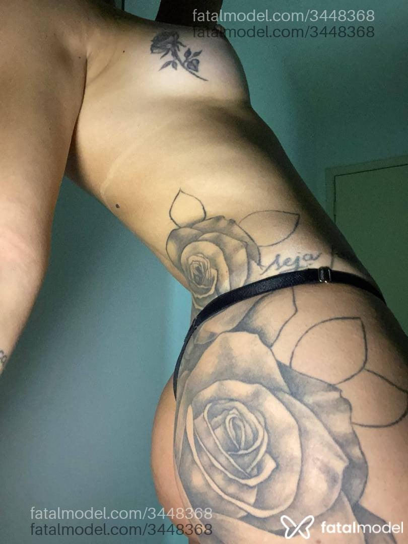 Acompanhante mulher morena (o) de olhos pretos - Mel Silva