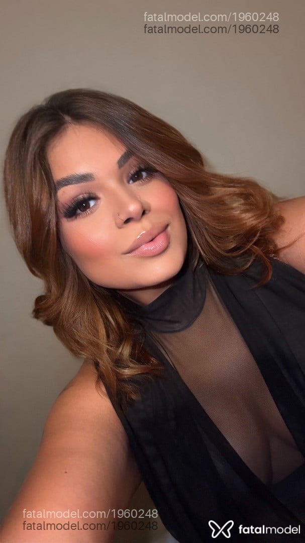 Acompanhante mulher loira (o) de olhos castanhos - Lorena Mariah