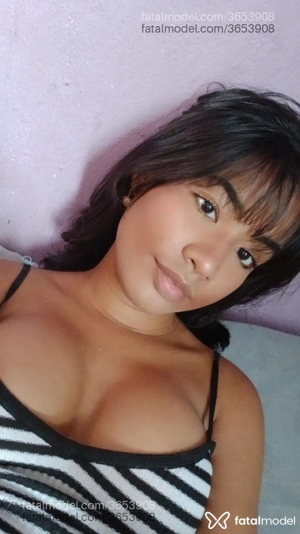 Acompanhante mulher morena (o) de olhos pretos - Kemili
