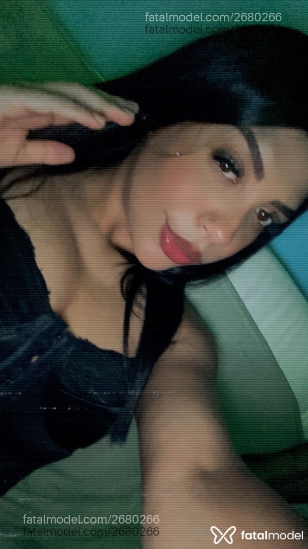Acompanhante mulher com cabelo castanho de olhos mel - Nicole