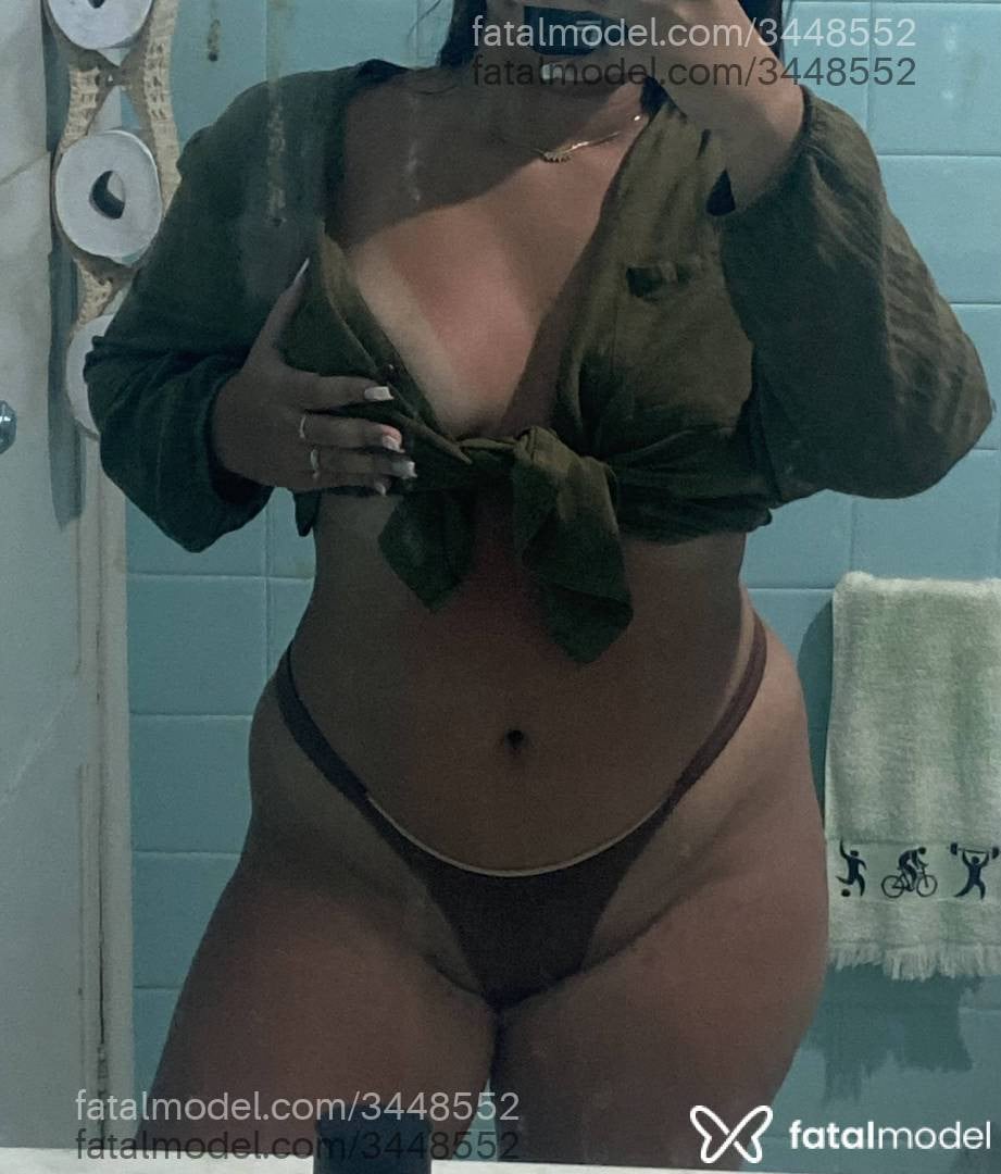 Acompanhante mulher morena (o) de olhos mel - Vitória Rodrigues