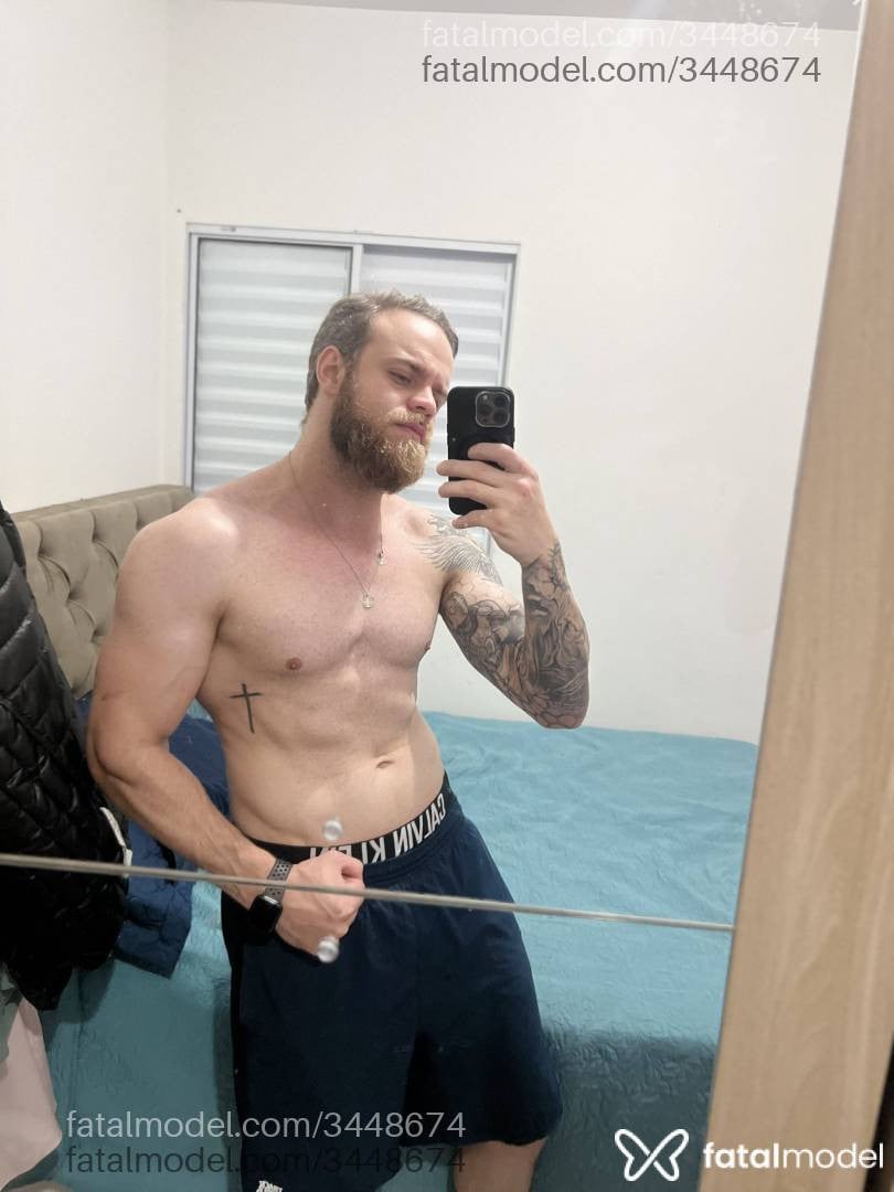 Acompanhante homem loira (o) de olhos verdes em São Paulo - Felipe Tattoo