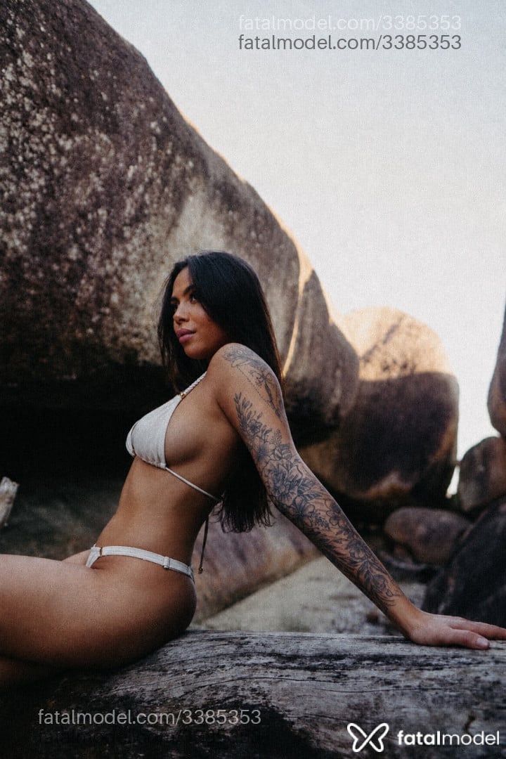 Acompanhante mulher morena (o) de olhos castanhos - Luna Bianchi