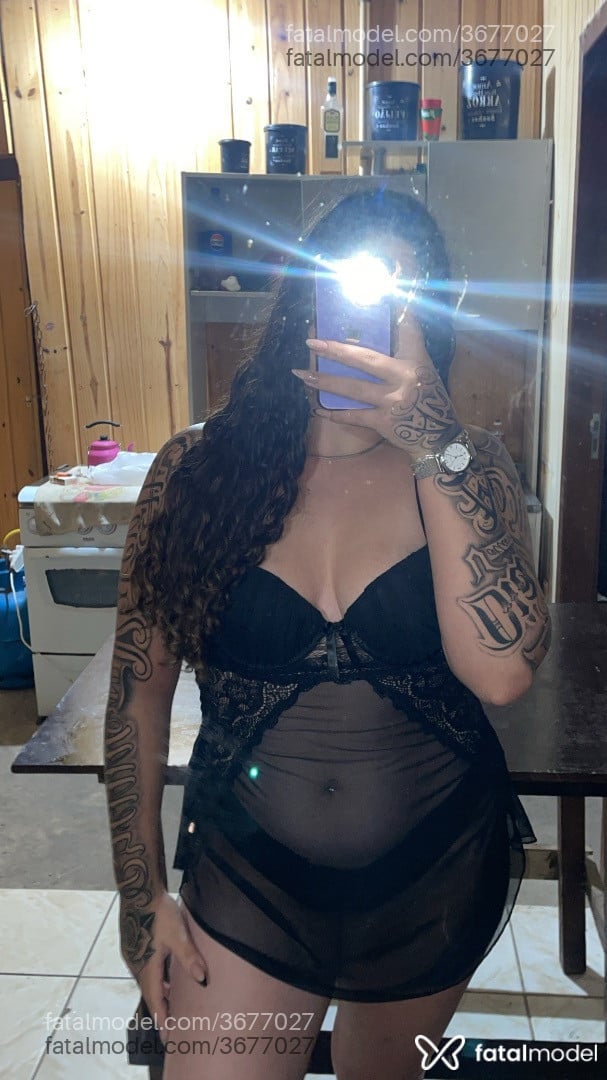 Acompanhante mulher com cabelo castanho de olhos castanhos - Poly Rodrigues
