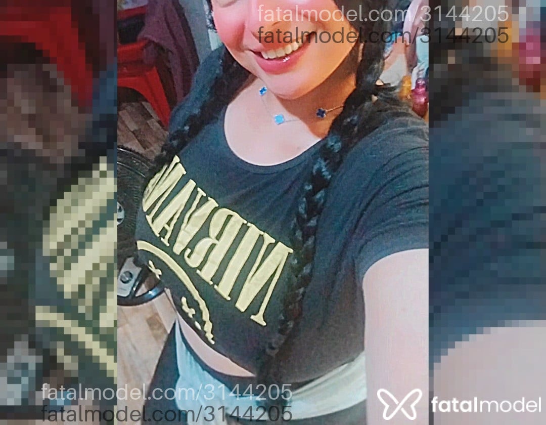 Acompanhante mulher morena (o) de olhos verdes - Sophie