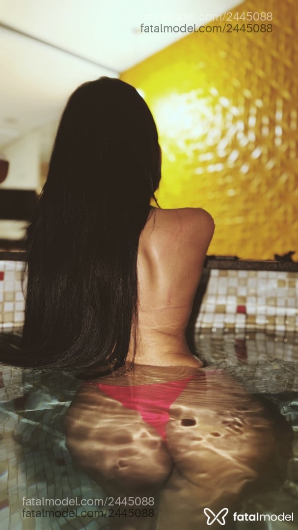 Acompanhante mulher trans morena (o) de olhos verdes - Maiumy