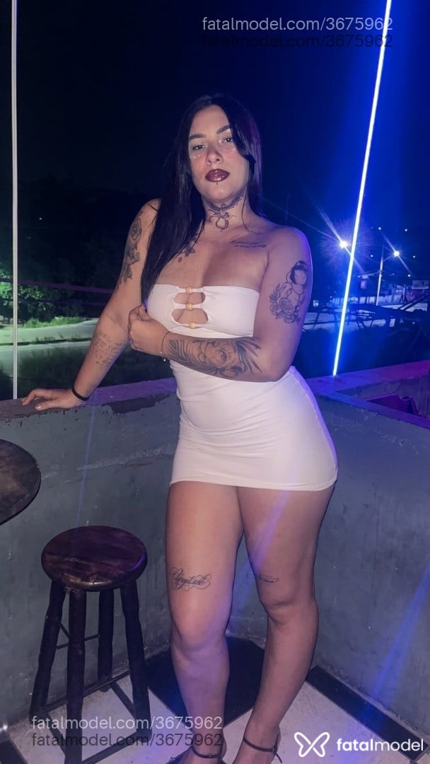Acompanhante mulher morena (o) de olhos castanhos - Fênix
