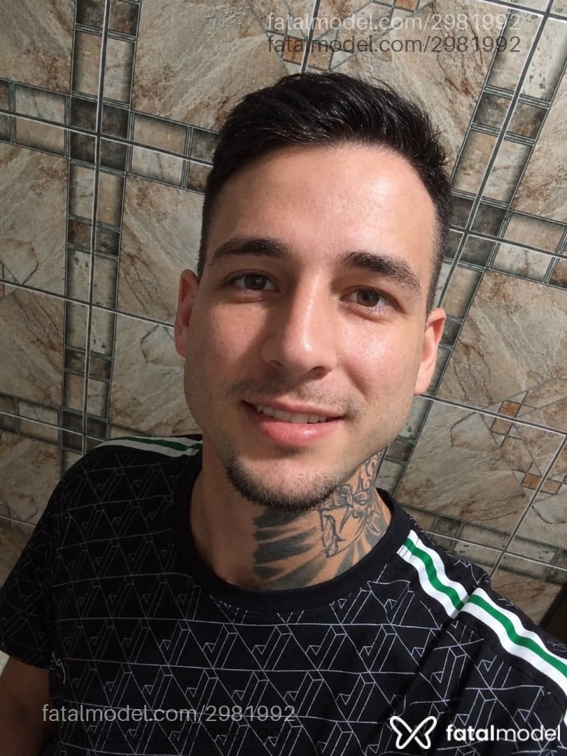 Acompanhante homem loira (o) de olhos castanhos - Zezinho