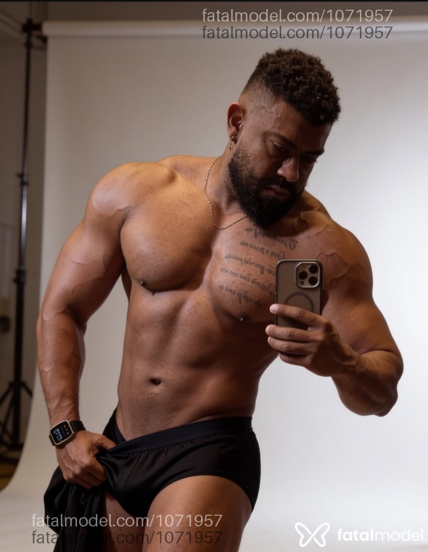 Acompanhante homem morena (o) de olhos castanhos - Dom Black