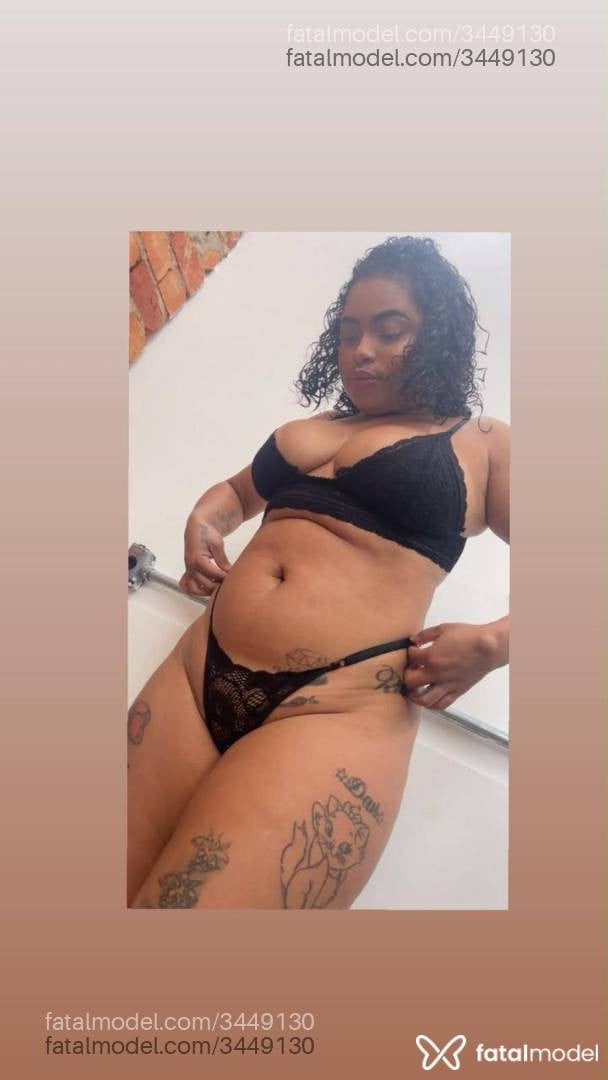 Acompanhante mulher morena (o) de olhos pretos - Briana