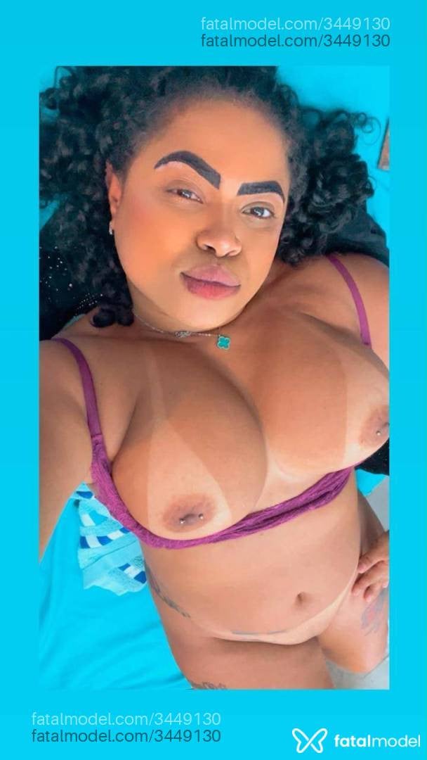 Acompanhante mulher morena (o) de olhos pretos - Briana