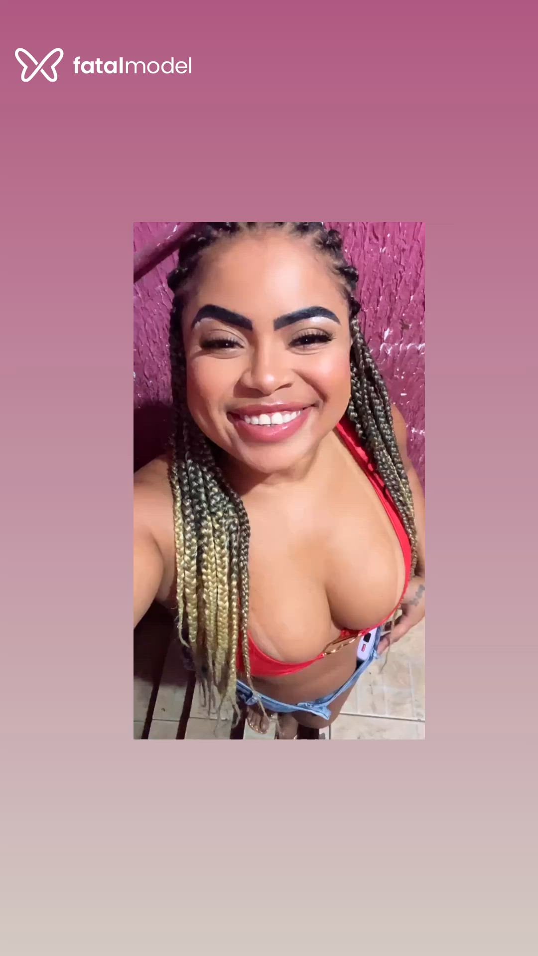 Acompanhante mulher morena (o) de olhos pretos - Briana