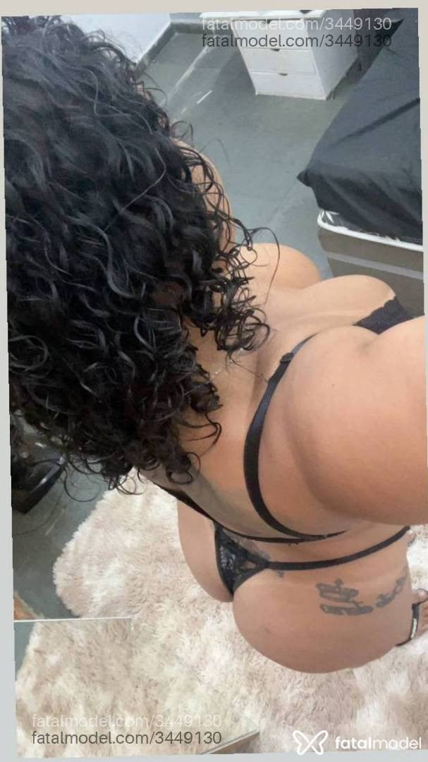 Acompanhante mulher morena (o) de olhos pretos - Briana