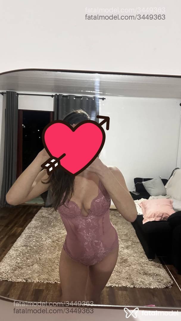 Acompanhante mulher com cabelo castanho de olhos castanhos - Dudaa