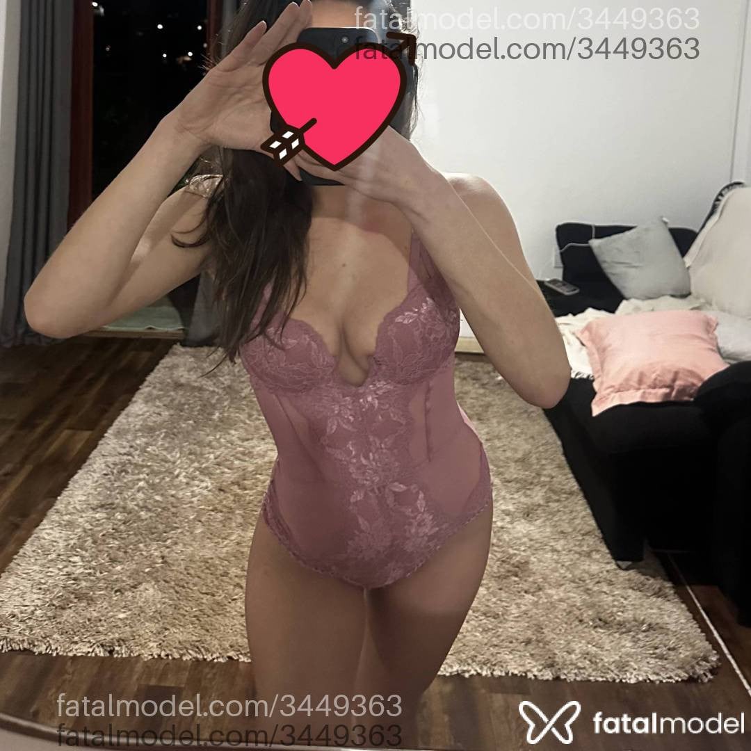 Acompanhante mulher com cabelo castanho de olhos castanhos - Dudaa