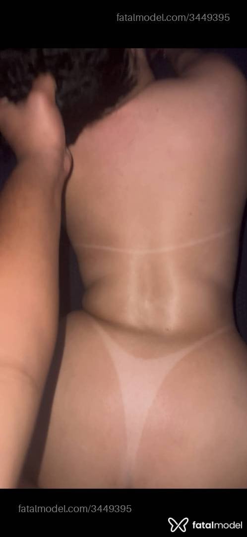 Acompanhante mulher morena (o) de olhos castanhos - Beatriz