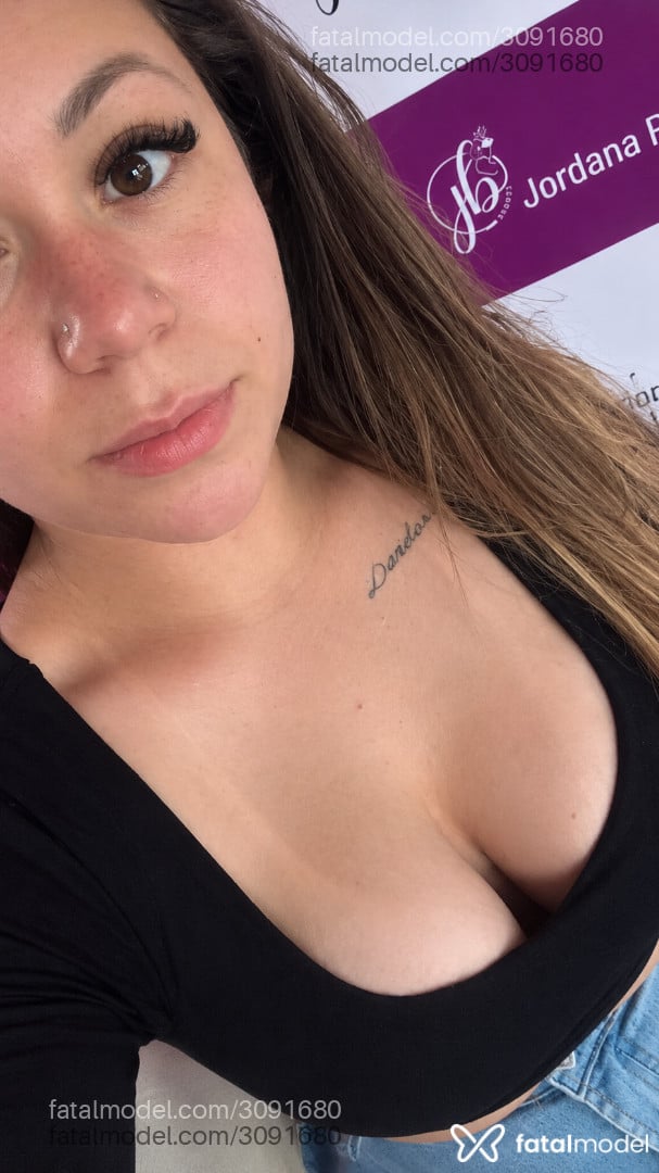 Acompanhante mulher loira (o) de olhos mel - Tamires Fernandes
