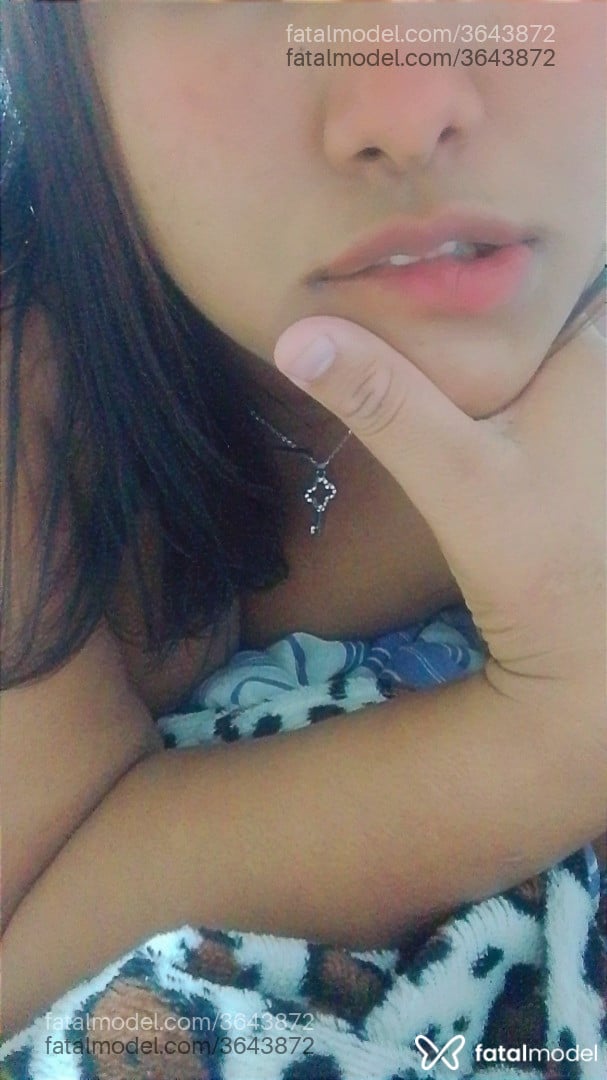 Acompanhante mulher morena (o) de olhos castanhos - Angel