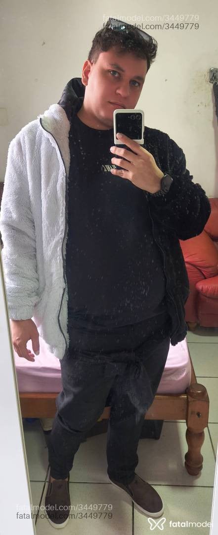 Acompanhante homem loira (o) de olhos pretos - Heitor Nogueira