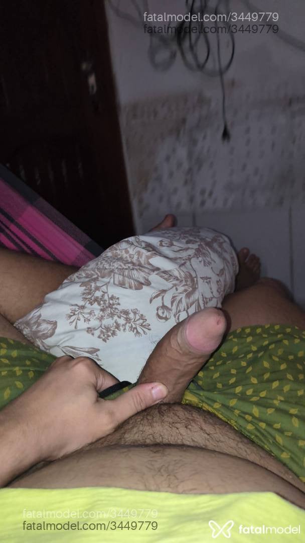 Acompanhante homem loira (o) de olhos pretos - Darius