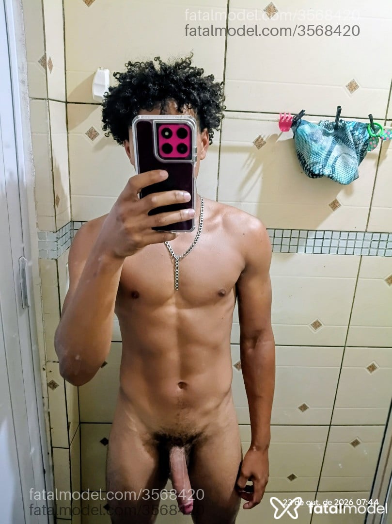 Acompanhante homem morena (o) de olhos castanhos - Ferreira