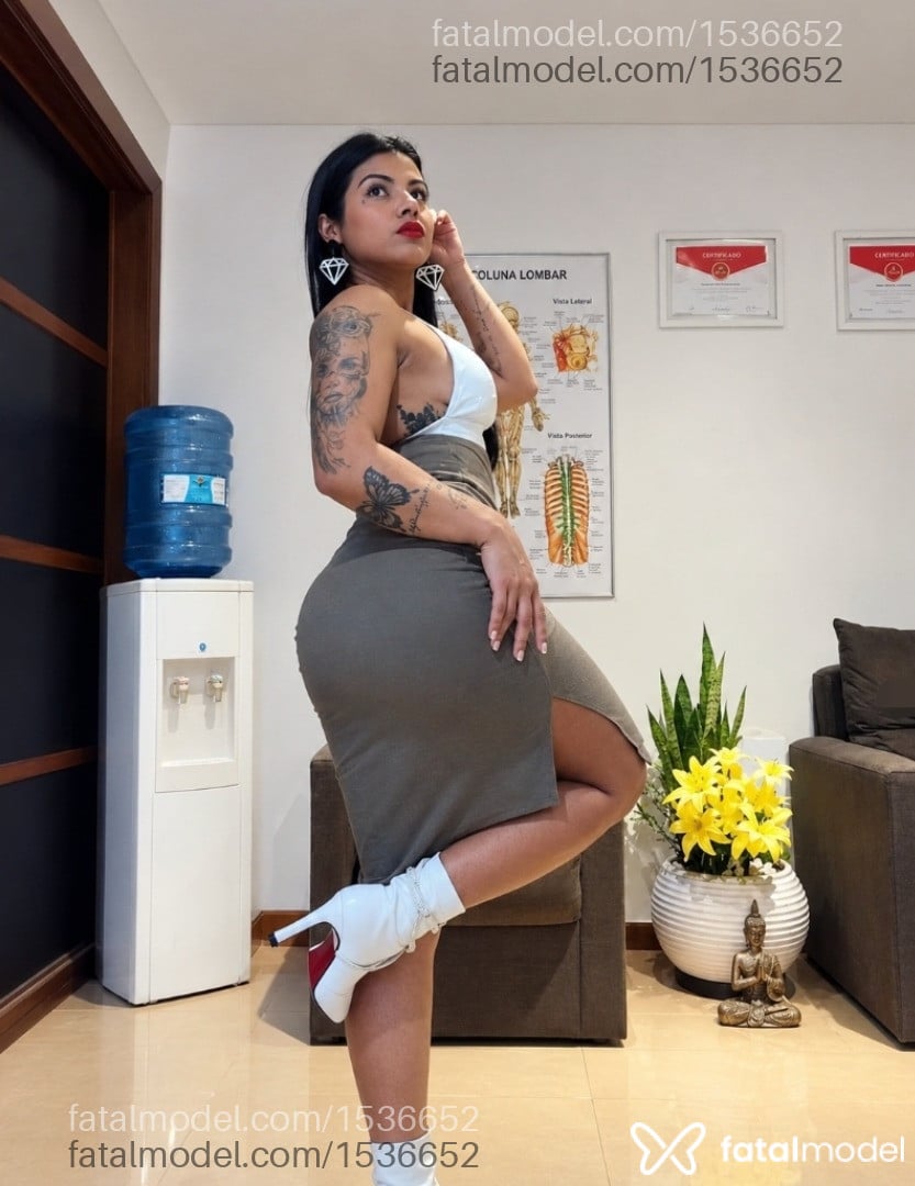 Acompanhante mulher morena (o) de olhos castanhos - Brenda Horny