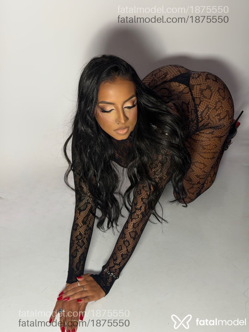Acompanhante mulher morena (o) de olhos mel - Rafaella