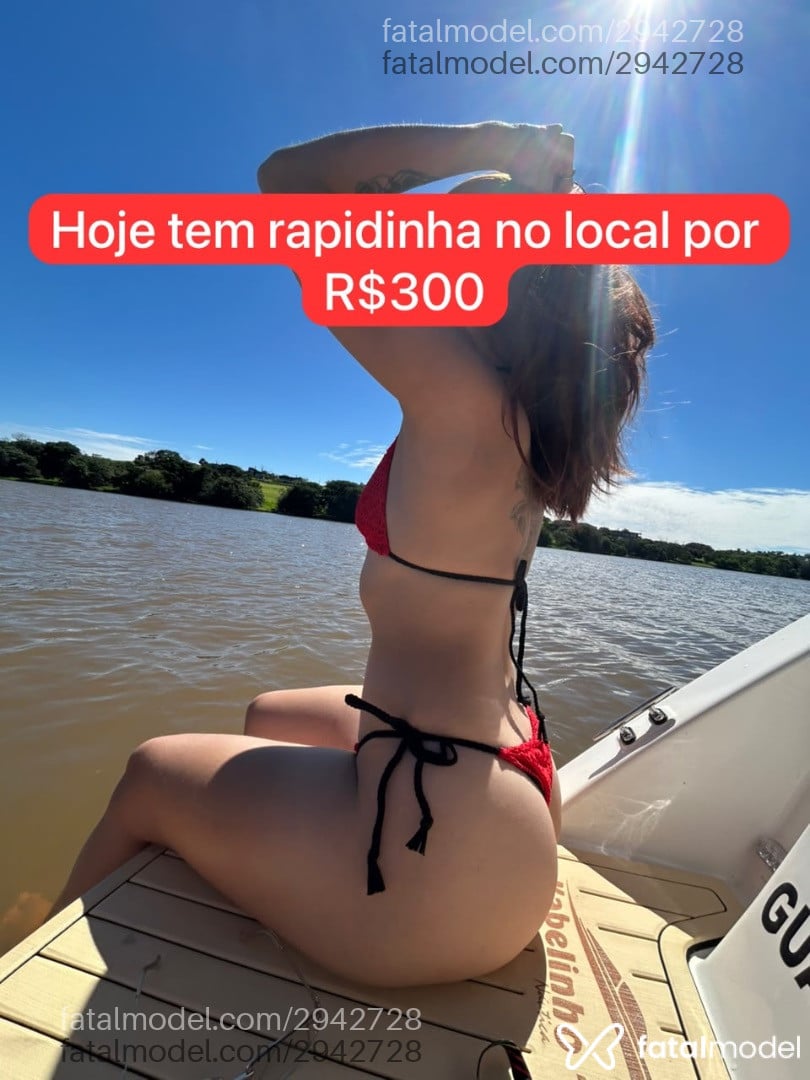 Acompanhante mulher ruiva (o) de olhos mel - Bela