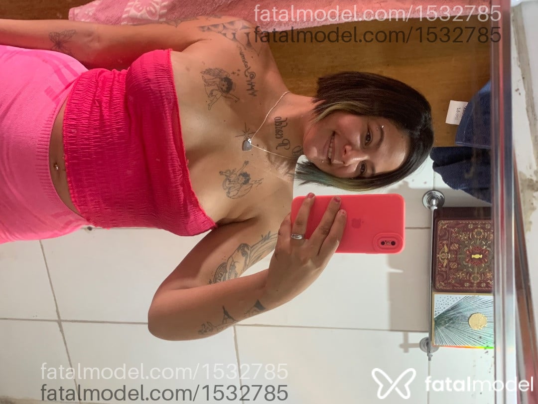Acompanhante mulher morena (o) de olhos castanhos - Katrina
