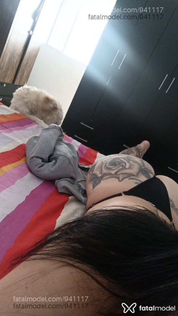 Acompanhante mulher com cabelo castanho de olhos castanhos - Cristal
